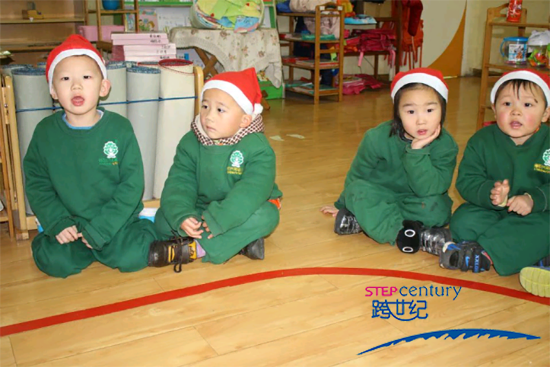 河南省南阳市兴宛幼儿园：幸福环绕宝贝，圣诞乐享不停!