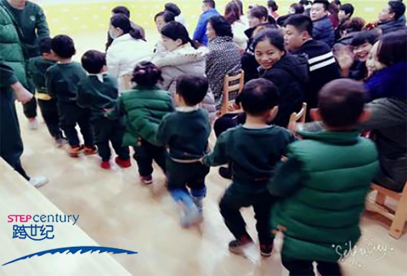 河南省郑州市跨世纪人和家苑幼儿园：圣诞节文化主题活动，嗨起来