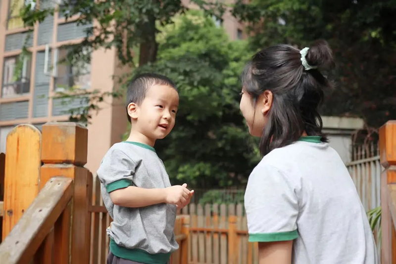 四川天府新区跨世纪派森幼儿园；清风教师节，我们在行动